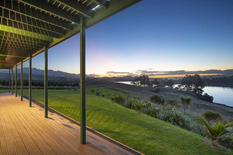 246 Hills Road Raglan_2