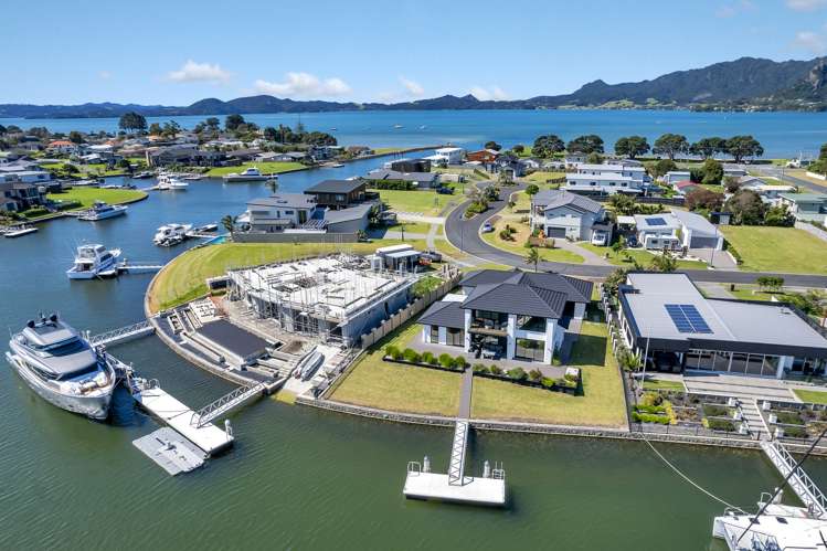 7 Fred Carr Place One Tree Point_30