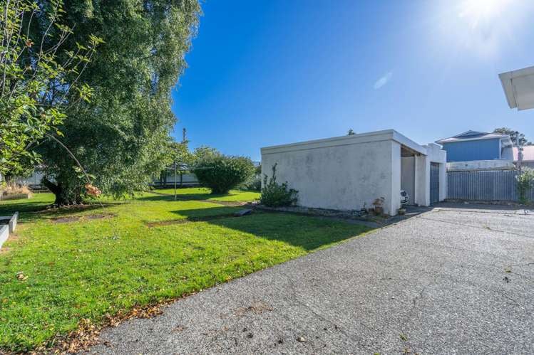 586 Tay Street Hawthorndale_27
