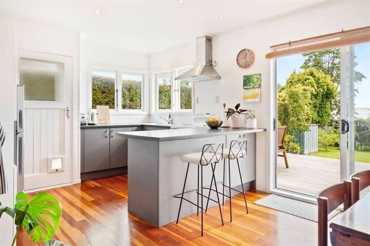 31 Vodanovich Road Te Atatu South_10