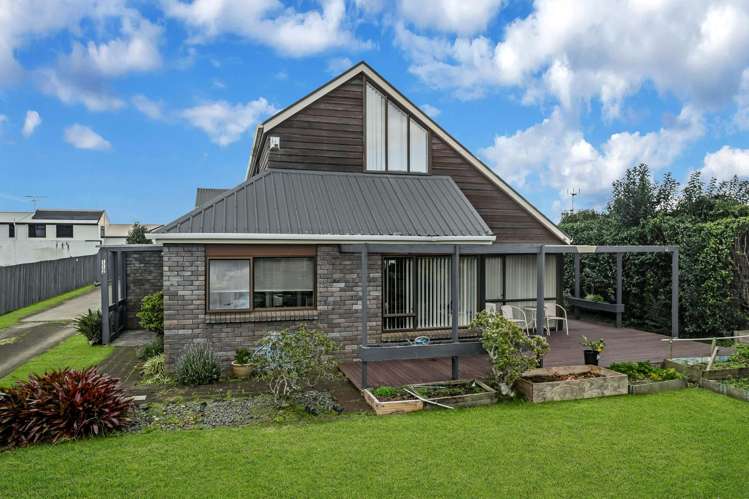 112 Edinburgh Street Pukekohe_16