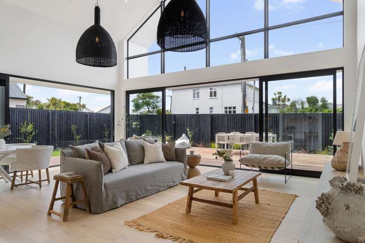 36 Colenso Street Sumner_4