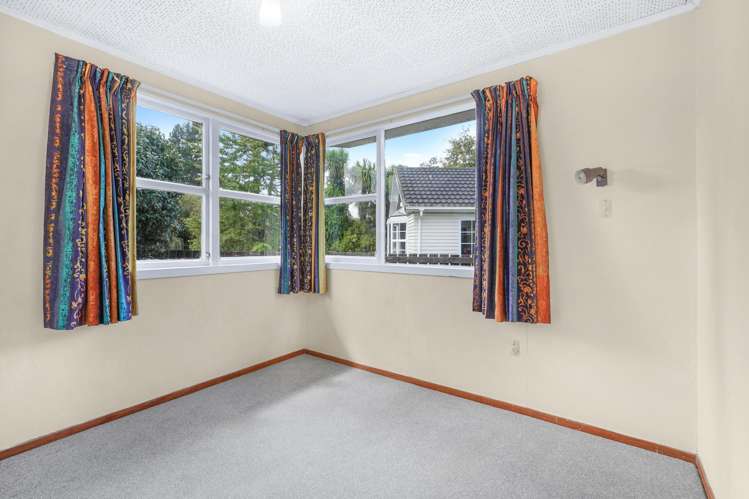 48 Southsea Crescent Silverdale_17