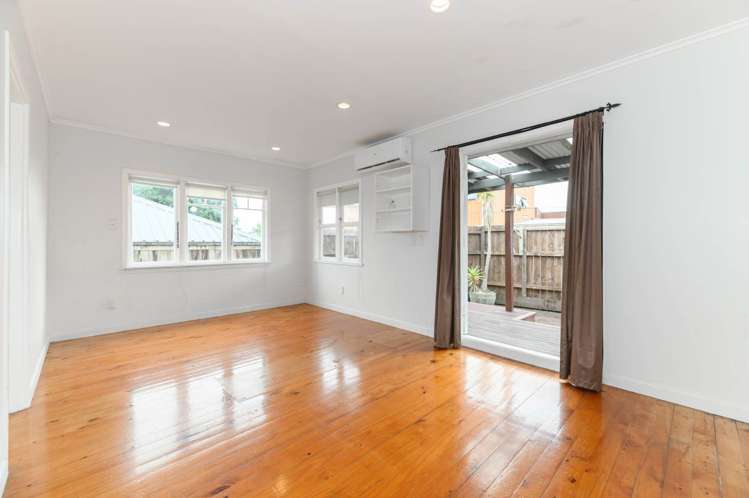 70 Hobsonville Road_2