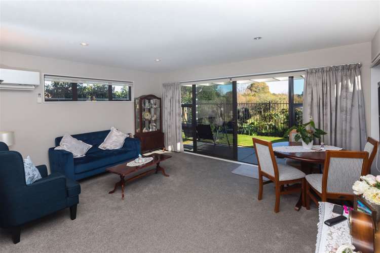 16c Saracen Avenue Northwood_10