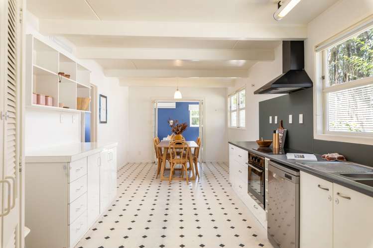 54 Cobham Crescent Kelston_8