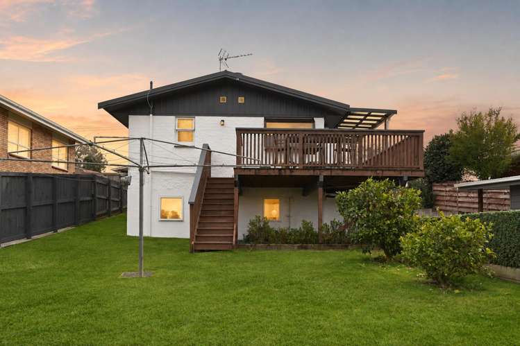 24 Garden Heights Avenue Glenview_21