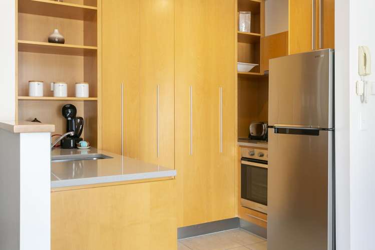 7/2 Lowell Place Waipahihi_16