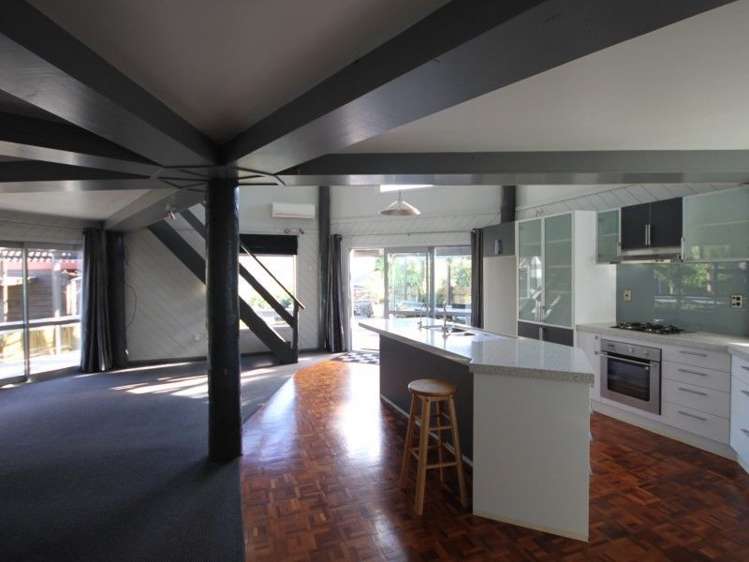 6b Triumph Dell Pauanui_5