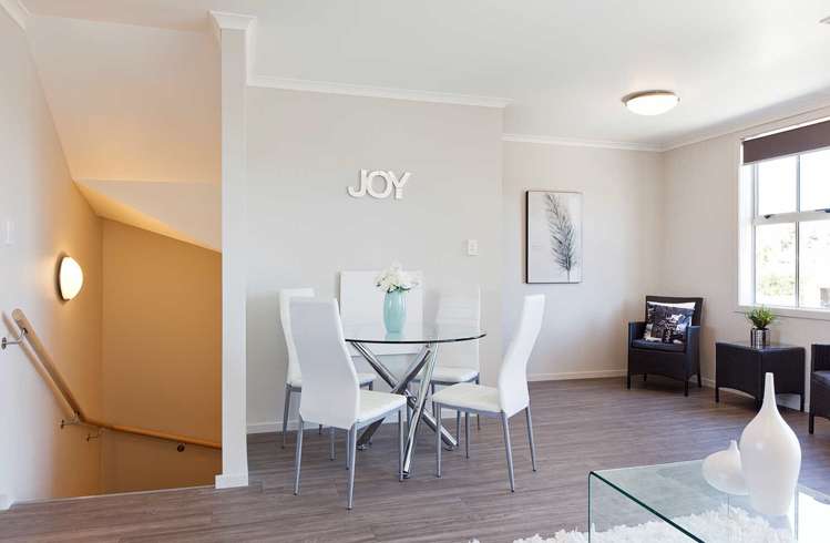 15 Chiefs Court Hamilton East_7