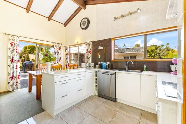 8 Penton Road Stanmore Bay_1