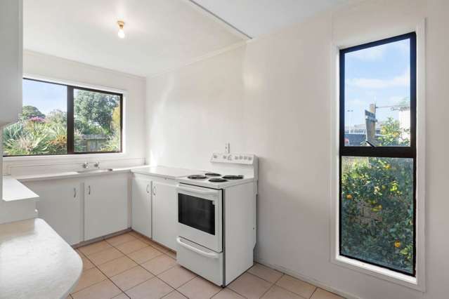 2/18 Leonard Road Mount Wellington_2