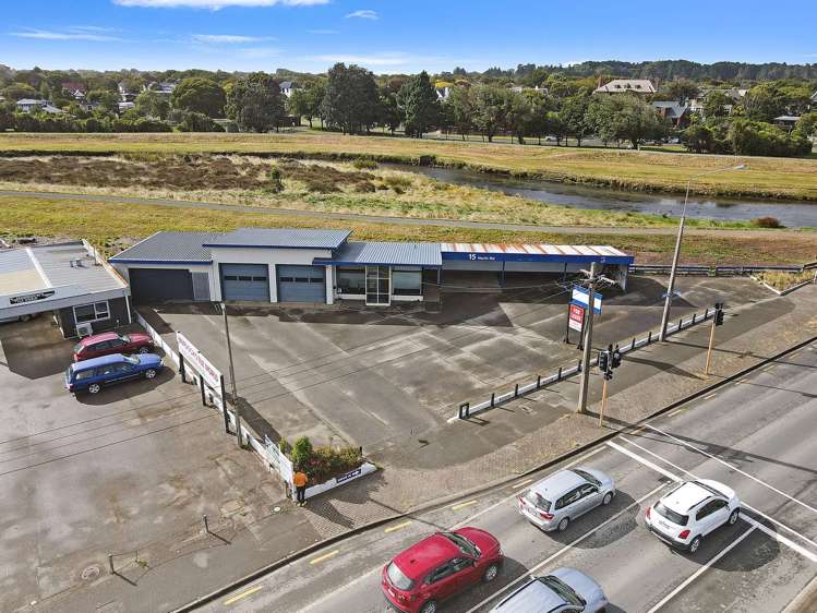 15 North Road_5
