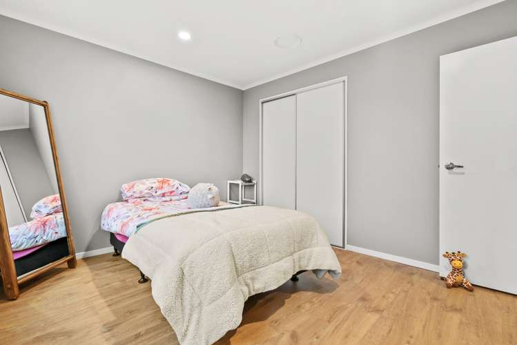 6 Phar Lap Crescent Takanini_18