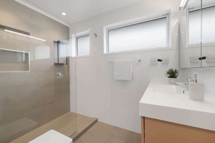 11 Koru Street Mangere Bridge_13