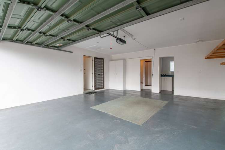 42 Robertson Street Glenholme_18