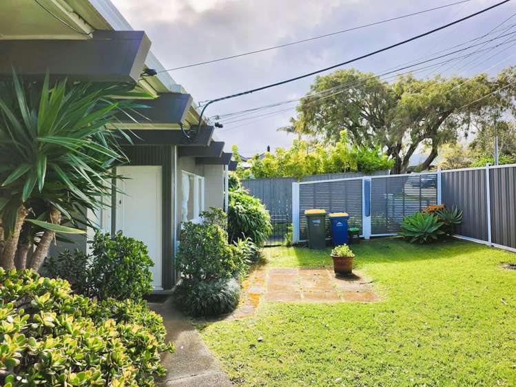 2/1 Corrella Road Belmont_10