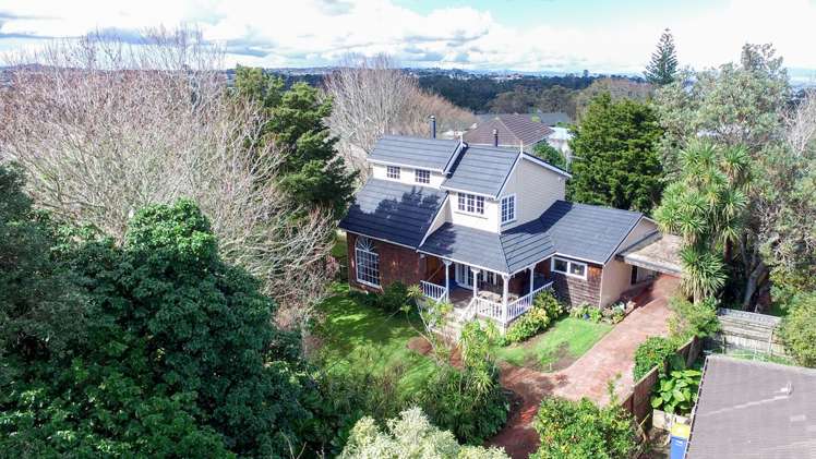 52 Golf Road New Lynn_16