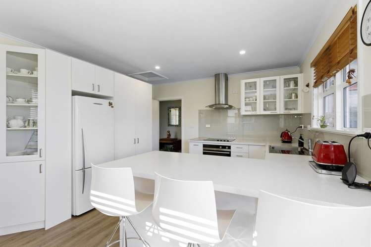 49 Chapman Crescent Naenae_6