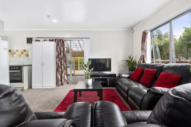 1/8 Putney Place Ranui_2