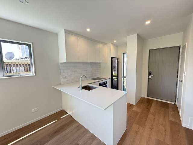 Modern 2-Bedroom Townhouse for Lease