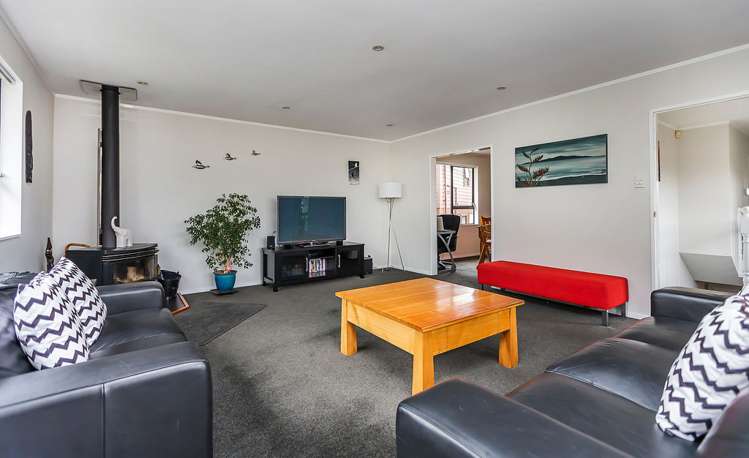 24 Thatcher Crescent Crofton Downs_8