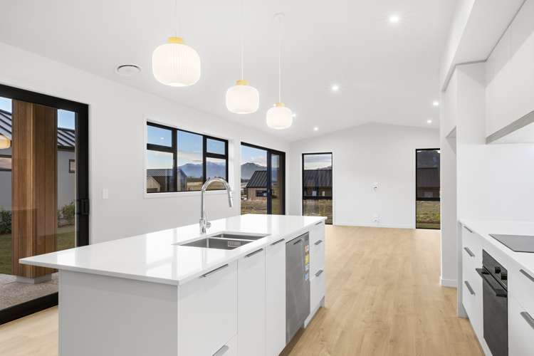 14B Marjon Drive Wanaka_4