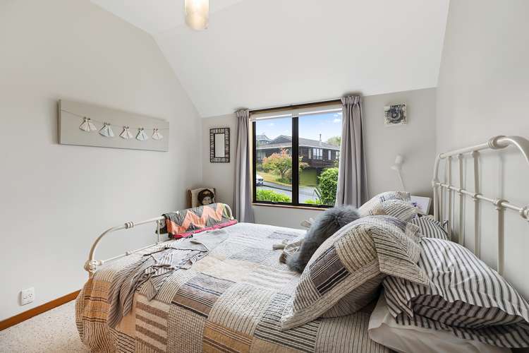 25 Thatcher Crescent Crofton Downs_15