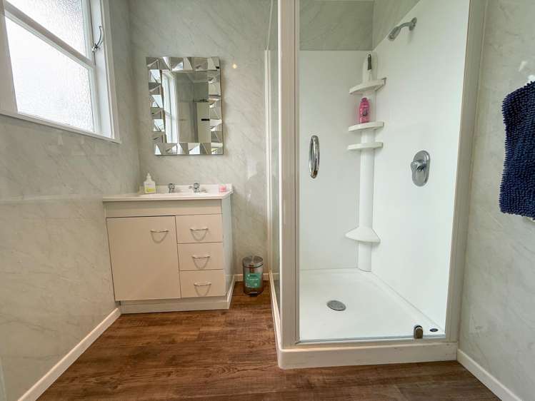 13 Main Road Fox Glacier_12