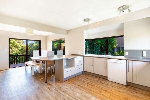 16 James Cook Drive Whitby_2