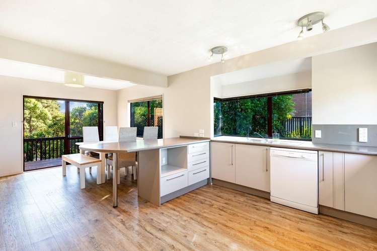 16 James Cook Drive Whitby_2