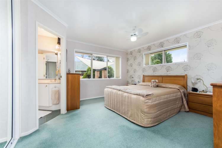 2/35 Headcorn Place Botany Downs_7