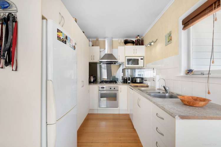 7 Taipari Road Te Atatu Peninsula_10