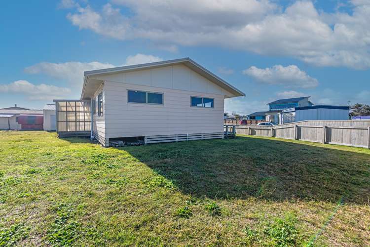 11 Te Kiri Street Himatangi Beach_14