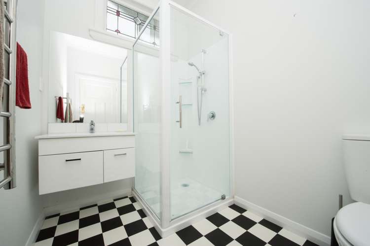 55 Lake Crescent Hamilton Lake_16