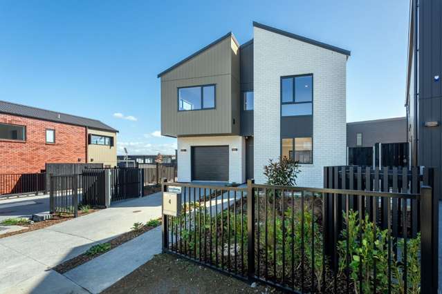 Make This Christmas Special - Move In!