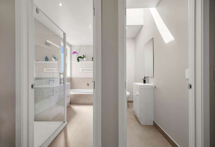 14 Rongoa Road Okura Bush_22