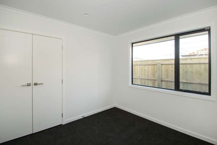 17 Harvard Road Burleigh_12