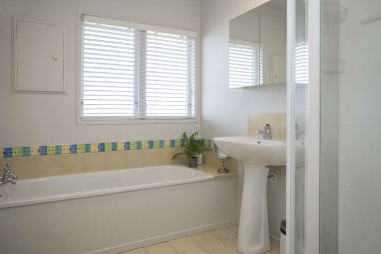 1 Besley Place Acacia Bay_22