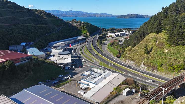 1 Glover Street Ngauranga_6