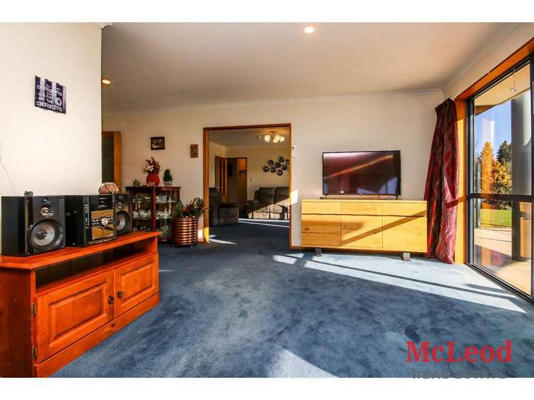 150 Racecourse Road Allenton_9