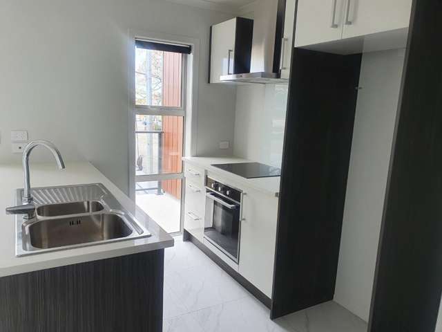 Unit 102/124 lot 27/130-164 Commerce Street 1067_4