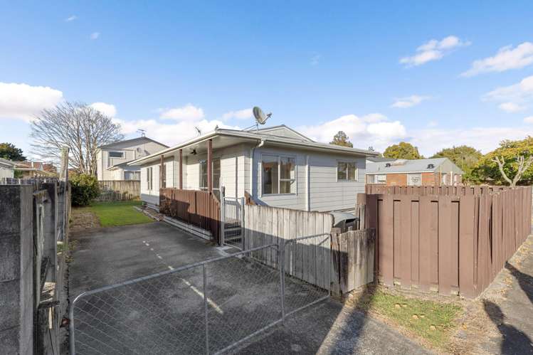8B Frances Street Hamilton East_14