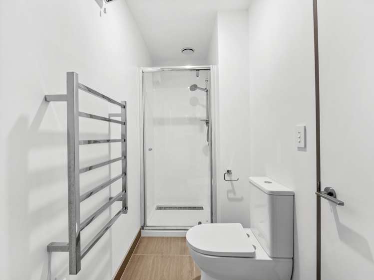 2/15 Bunyan Street Waltham_12