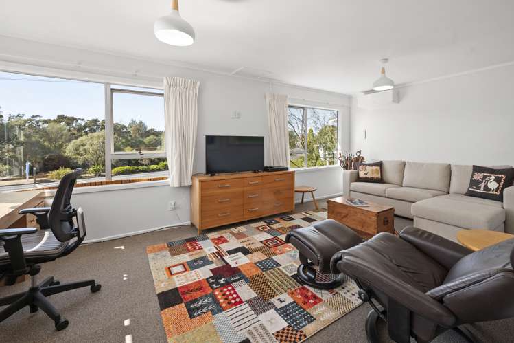 19 Te Heuheu Parade Lake Taupo (East)_9