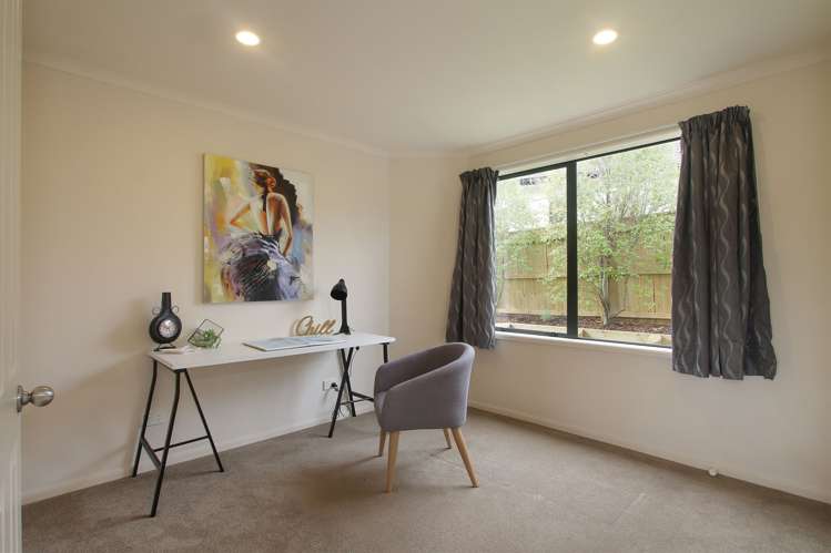 6 Thomas Hamer Place Greenhithe_12