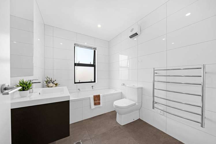 16 Paterae Lane Flat Bush_19