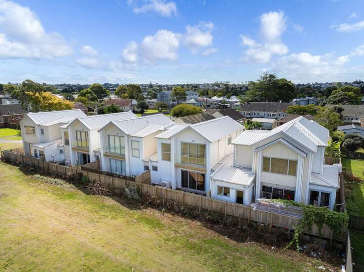 8a Taurima Avenue Point England_22