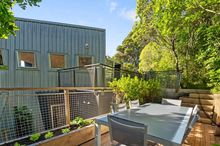 61 Victoria Road South Onetangi_17