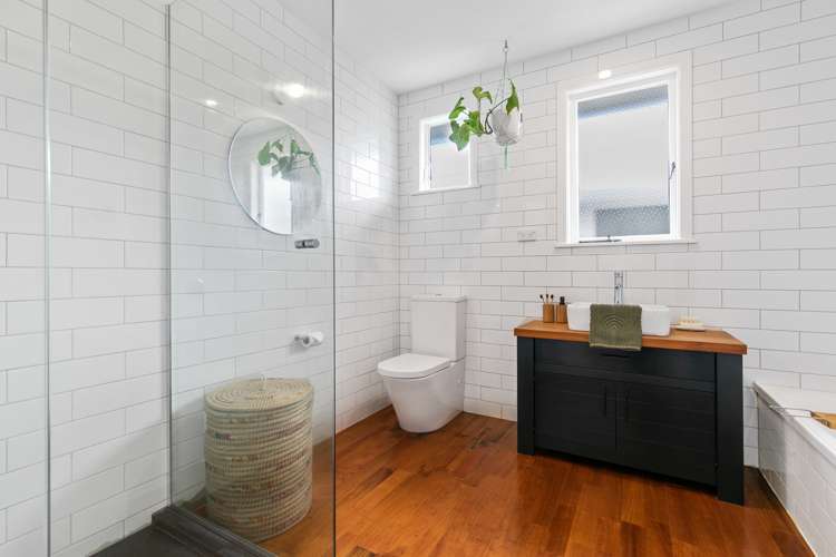 33 Crocombe Crescent Beach Haven_11